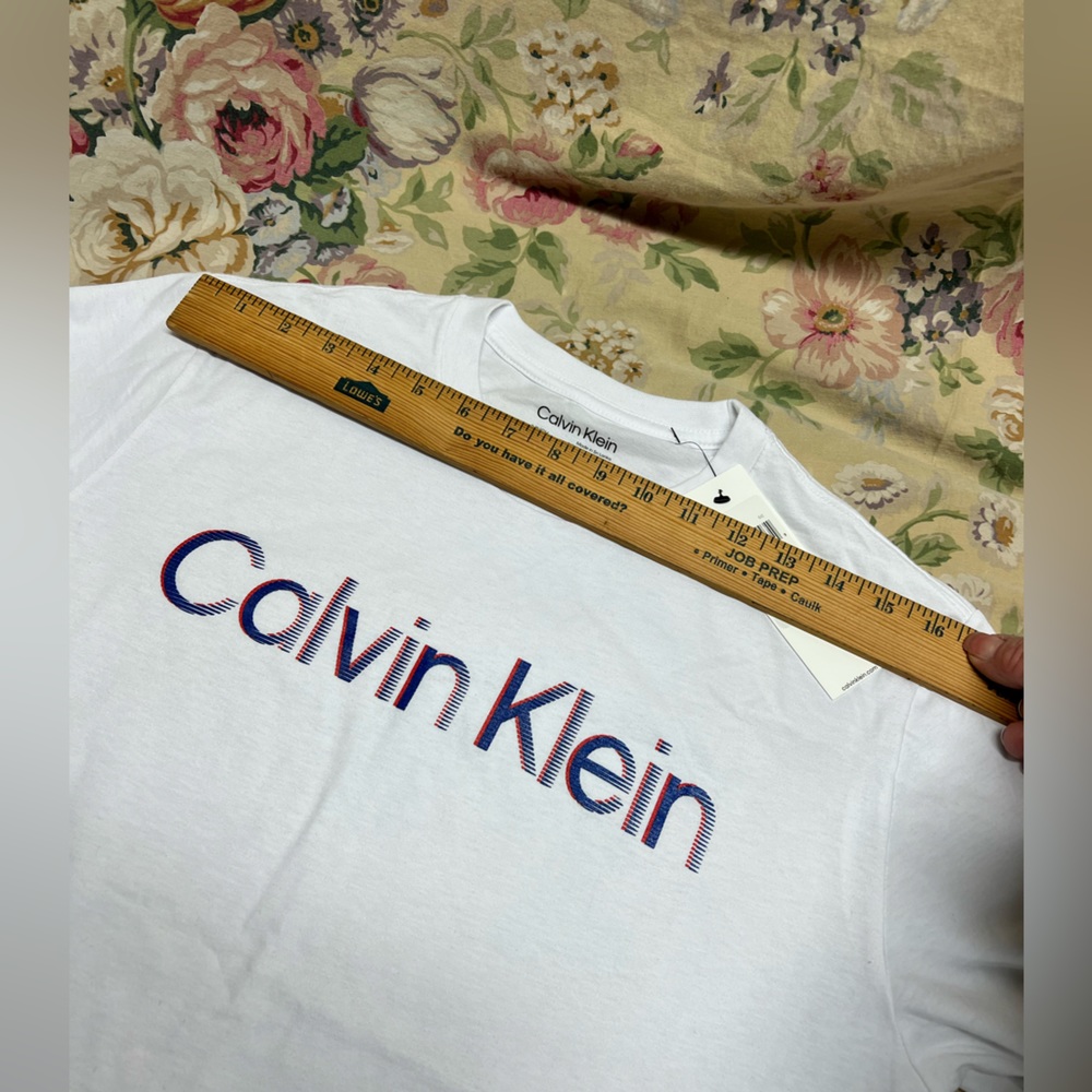Calvin Klein short sleeve T-shirt - Picture 9 of 12